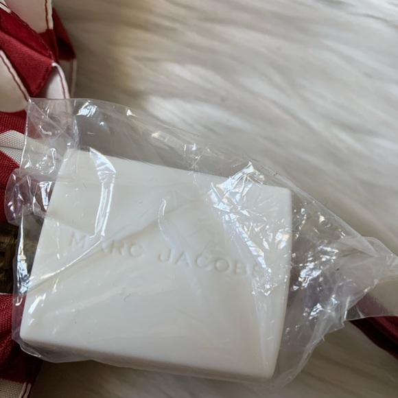 🎊Sold🎊Marc Jacobs White/Red Striped Umbrella - Picture 8 of 8